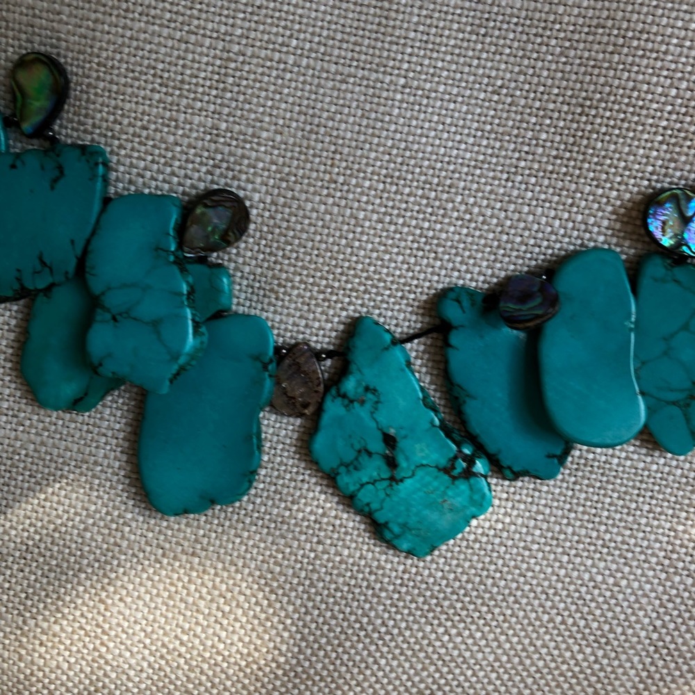 Lucoral Necklace Turquoise Slab Mother of Pearl - Picture 7 of 8